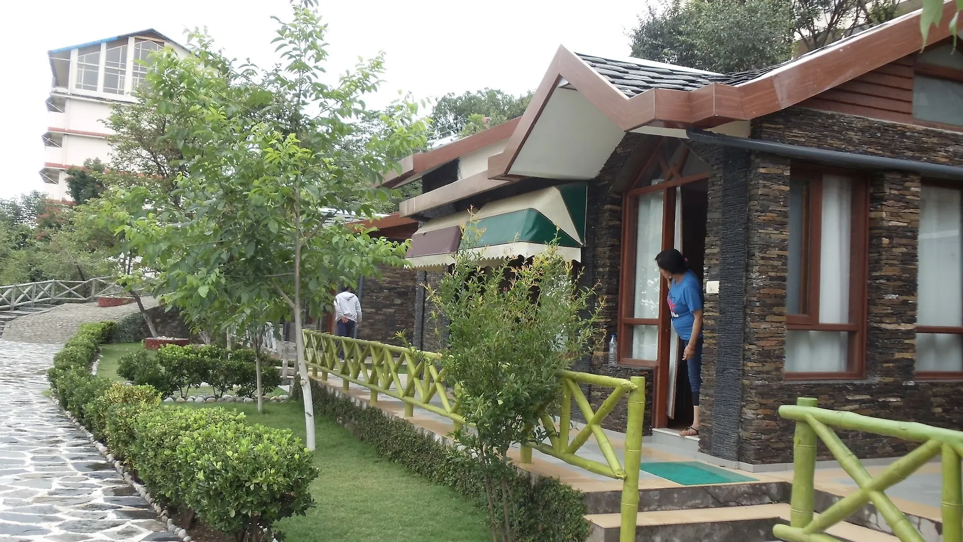 מלון משוברה Manla Homes Resort