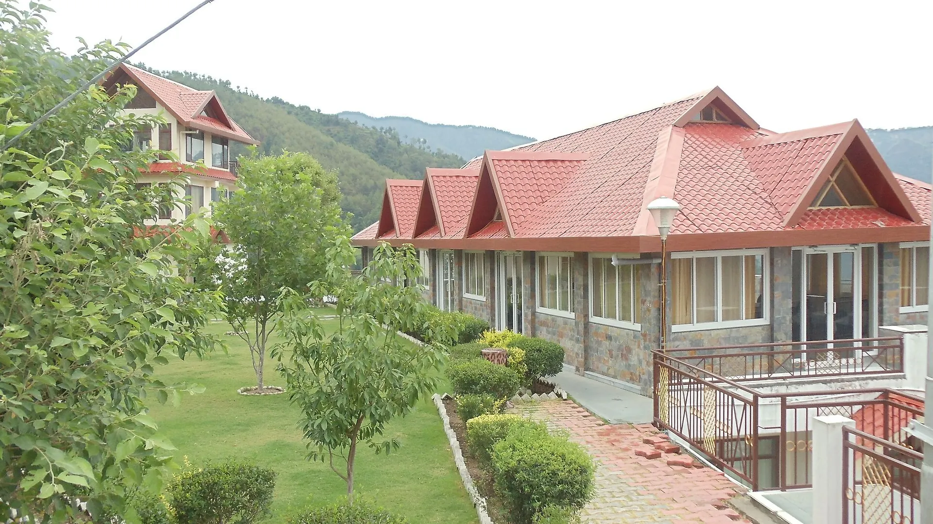 מלון משוברה Manla Homes Resort