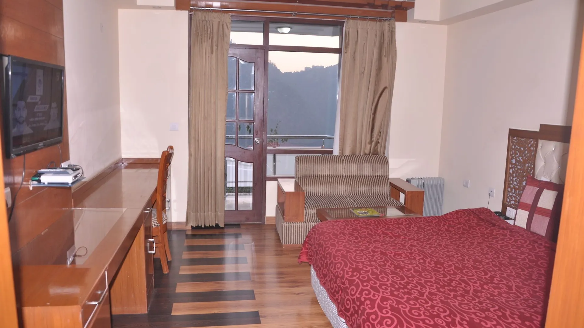 ** מלון משוברה Manla Homes Resort הודו